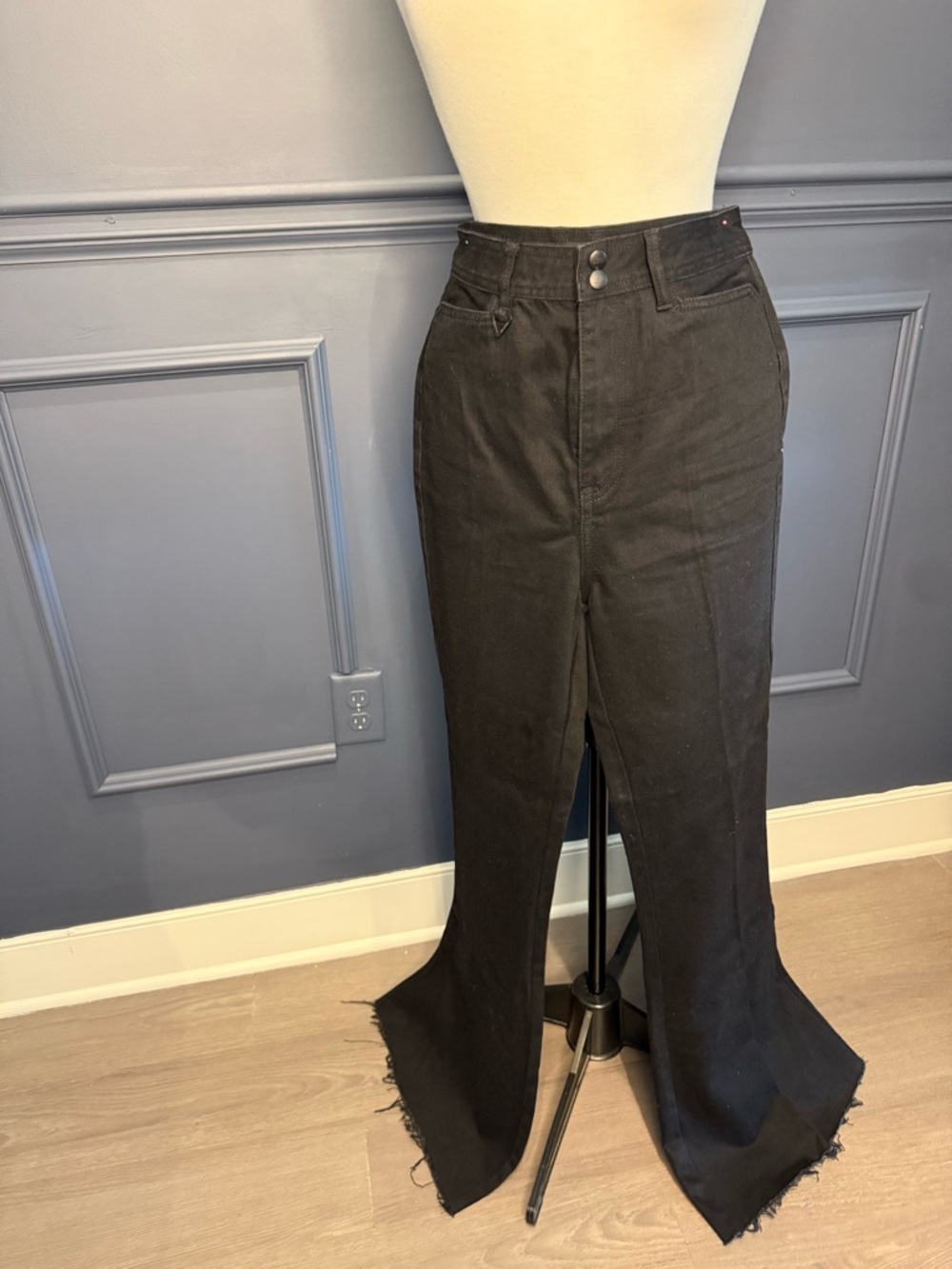 NEON BLONDE Black High-Waist Flare Jeans with Frayed Hem